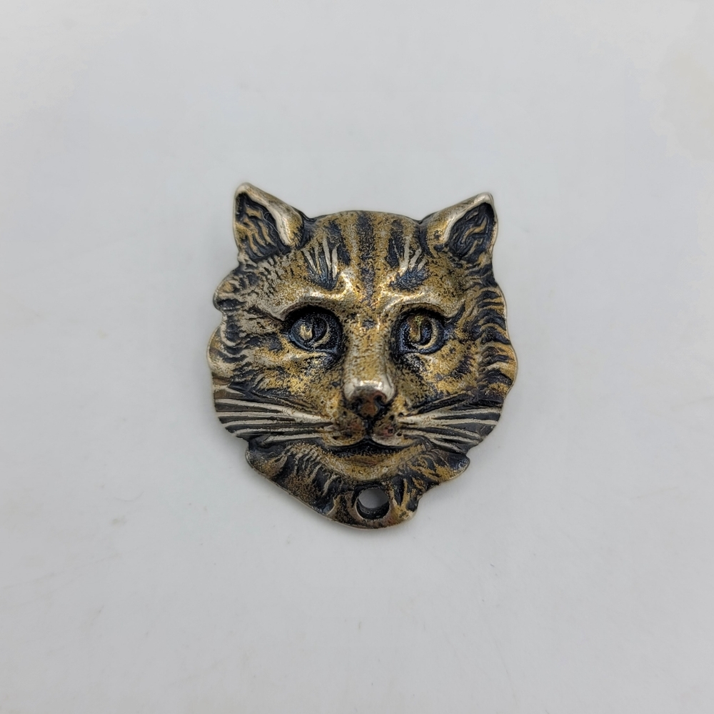 Brass Cat Face Brooch Pendant – Whimsical Vintage Tabby, Dual Use - Picture 2 of 12
